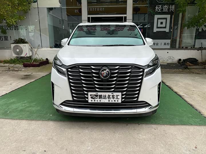 Фото 2 - Buick GL8 ES