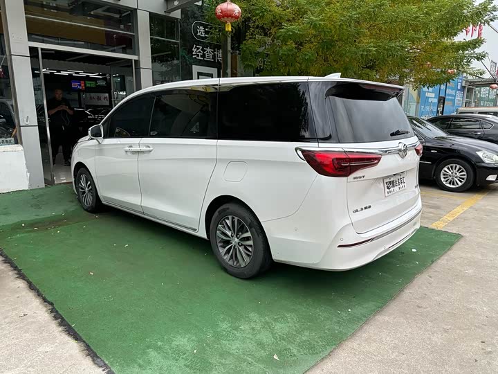 Фото 7 - Buick GL8 ES