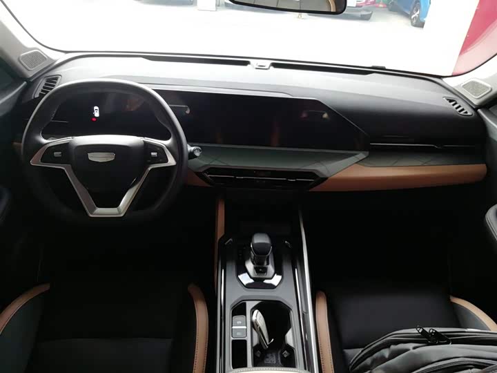 Фото 10 - Geely Okavango Pro