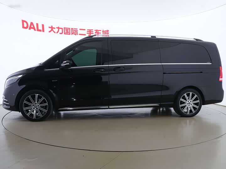 Фото 15 - Mercedes-Benz V-Class