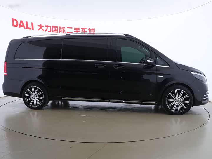 Фото 16 - Mercedes-Benz V-Class