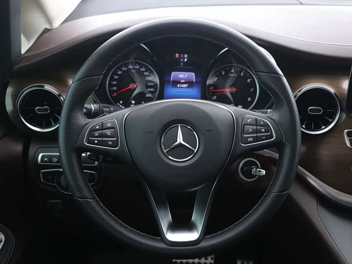 Фото 5 - Mercedes-Benz V-Class