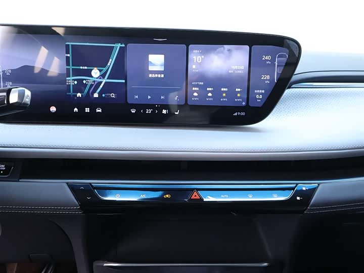 Фото 10 - Buick GL8 ES