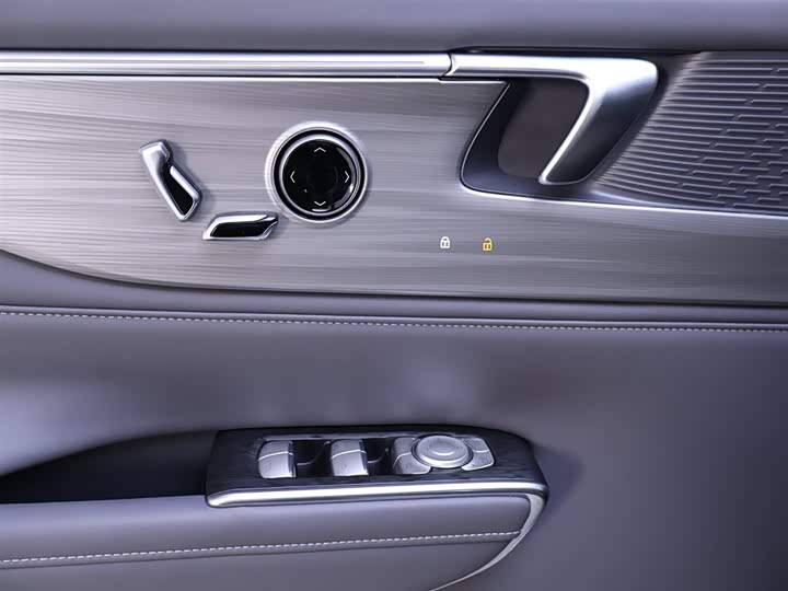 Фото 17 - Buick GL8 ES