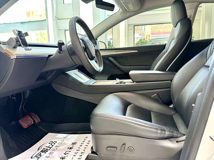 Фото 15 - Tesla Model Y