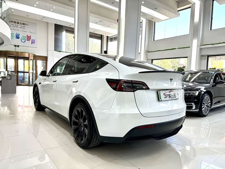 Фото 16 - Tesla Model Y