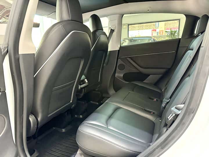 Фото 6 - Tesla Model Y