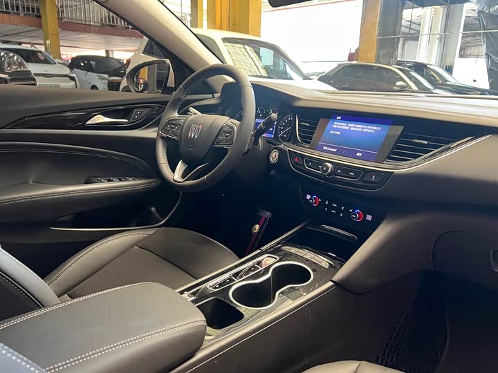 Фото 13 - Buick Regal