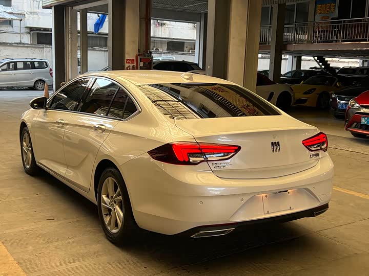 Фото 15 - Buick Regal