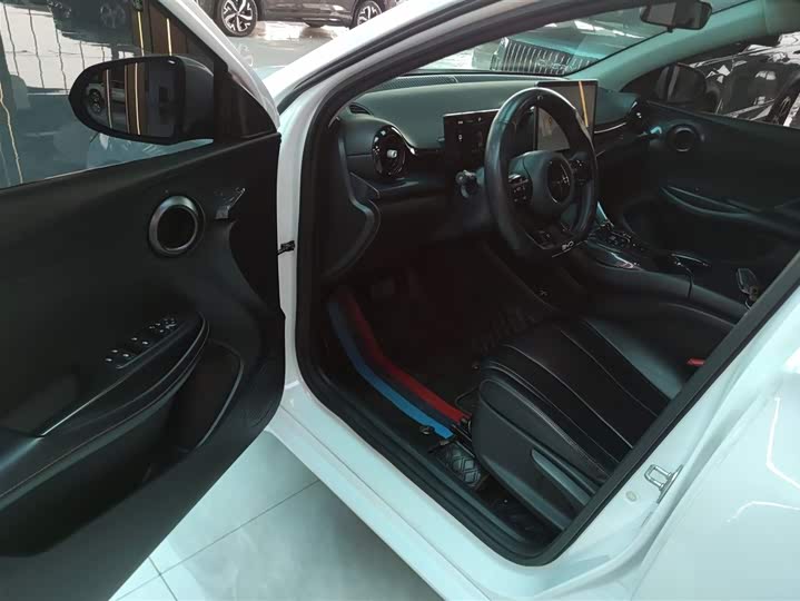 Фото 16 - BYD E2