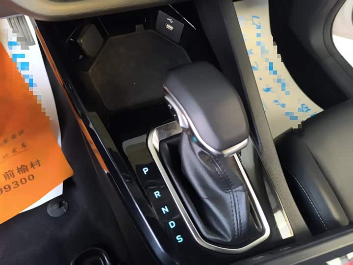 Фото 14 - Ford Escort