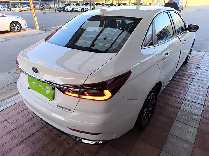 Фото 7 - Ford Escort