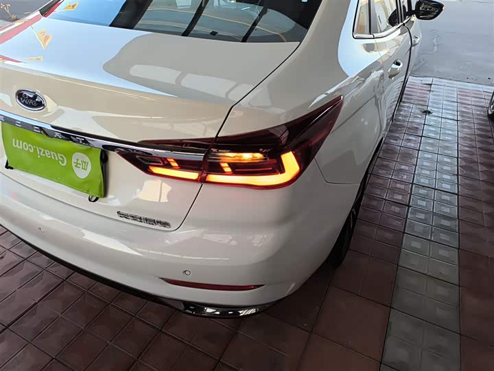 Фото 8 - Ford Escort