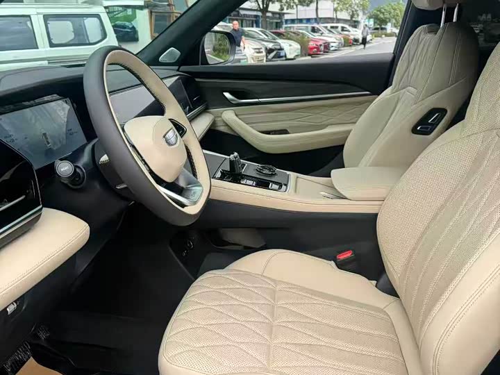 Фото 4 - Geely Monjaro