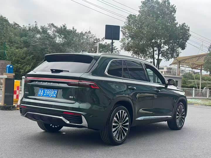 Фото 9 - Geely Monjaro