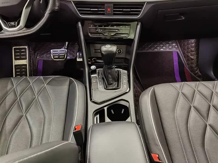 Фото 14 - Volkswagen Tiguan L Pro