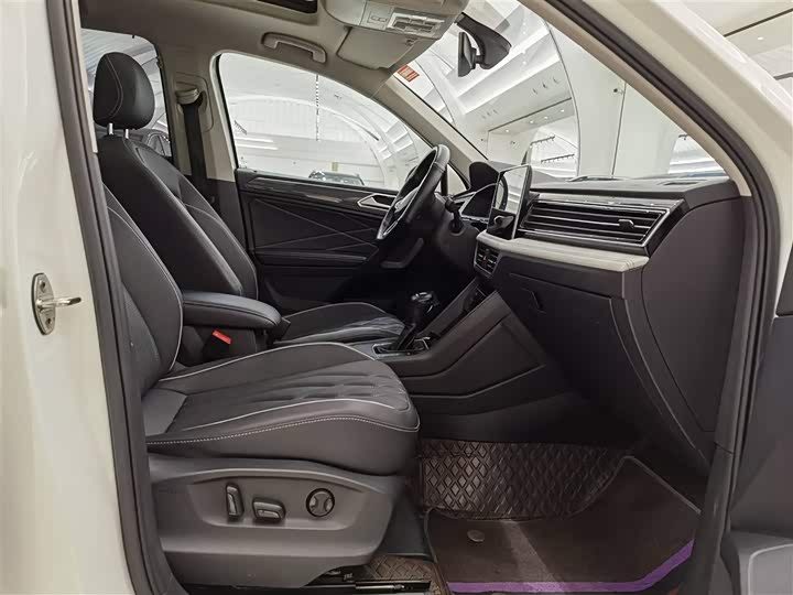 Фото 18 - Volkswagen Tiguan L Pro