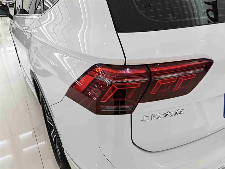 Фото 6 - Volkswagen Tiguan L Pro