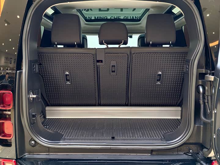 Фото 11 - Land Rover Defender