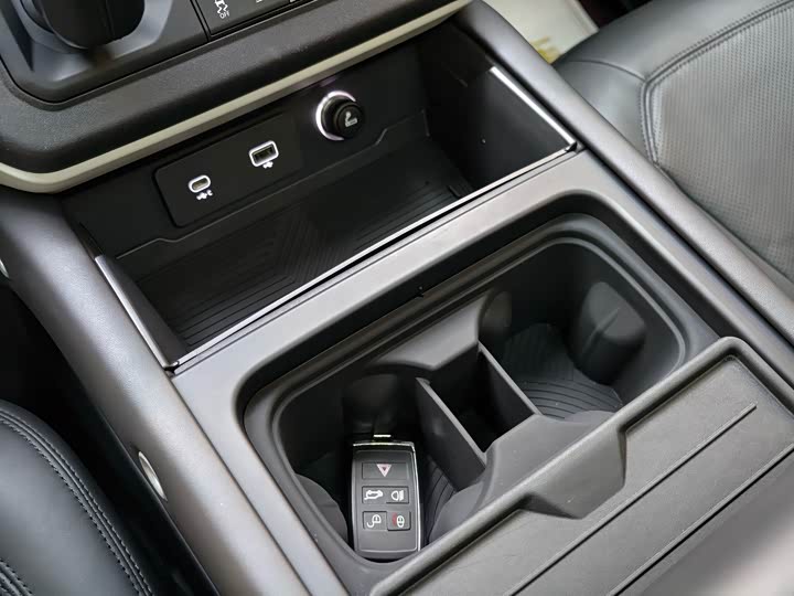 Фото 14 - Land Rover Defender