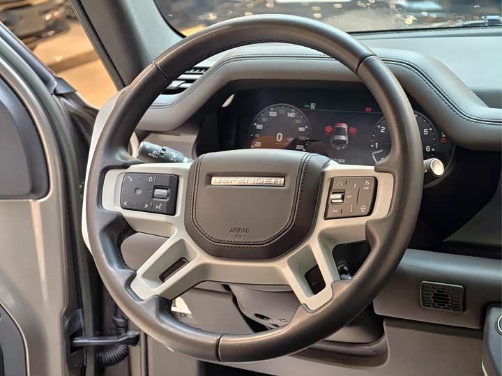 Фото 17 - Land Rover Defender