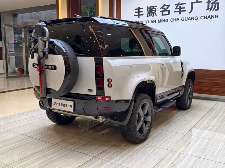 Фото 24 - Land Rover Defender