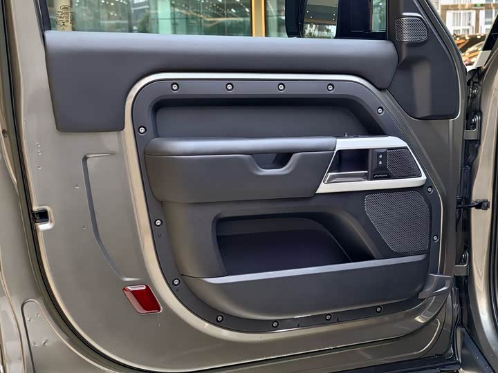 Фото 5 - Land Rover Defender