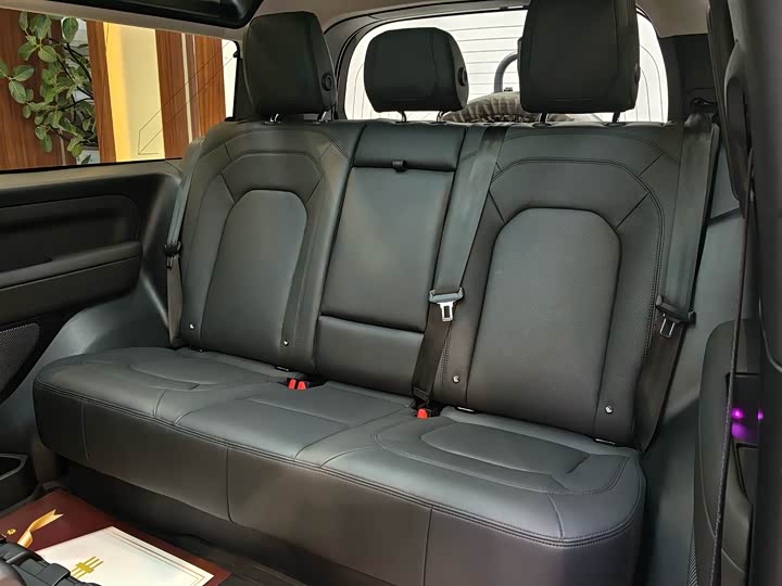 Фото 9 - Land Rover Defender