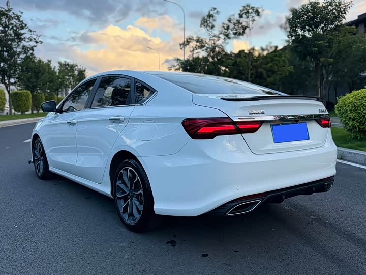 Фото 14 - Geely Binrui