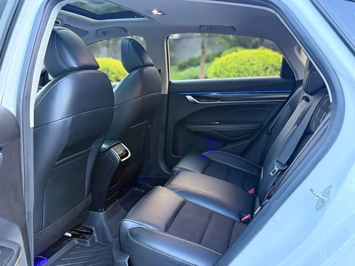 Фото 9 - Geely Binrui