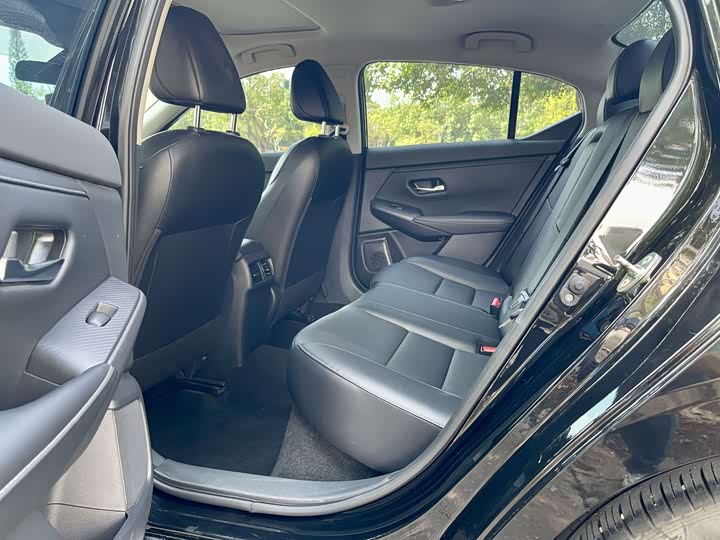 Фото 9 - Nissan Sylphy