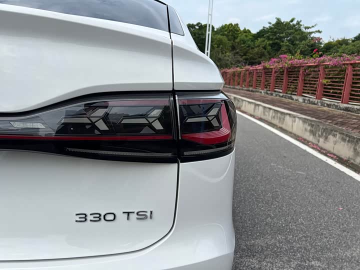 Фото 26 - Volkswagen Tiguan X