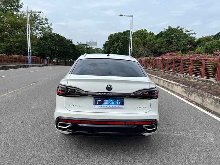 Фото 28 - Volkswagen Tiguan X