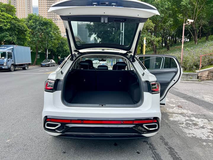 Фото 29 - Volkswagen Tiguan X