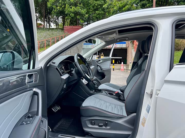 Фото 6 - Volkswagen Tiguan X