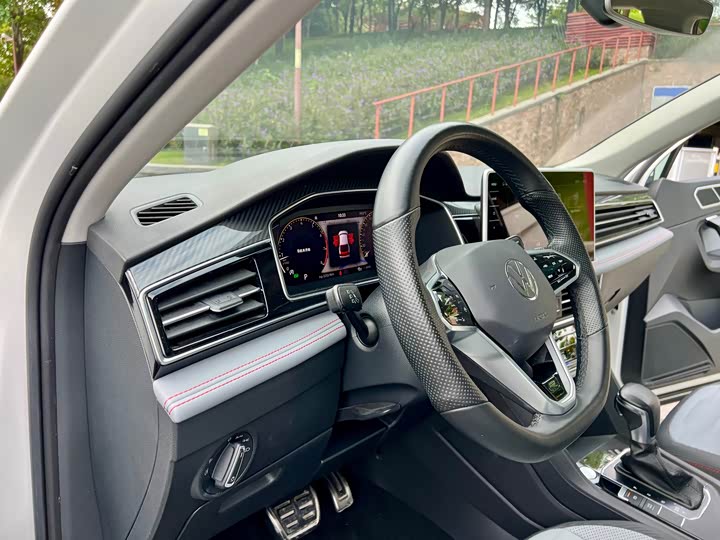 Фото 8 - Volkswagen Tiguan X