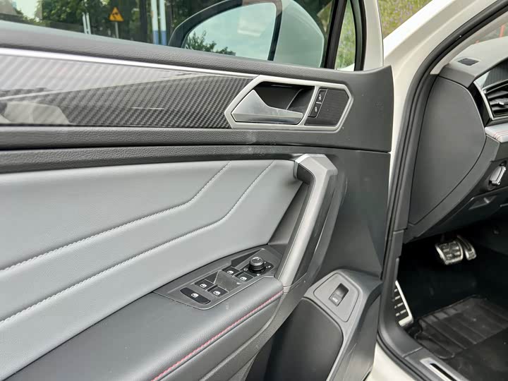 Фото 9 - Volkswagen Tiguan X