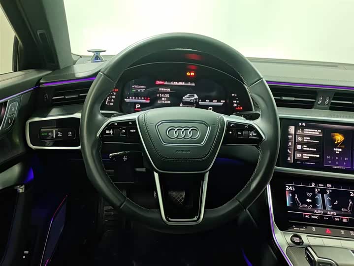 Фото 11 - Audi A6L