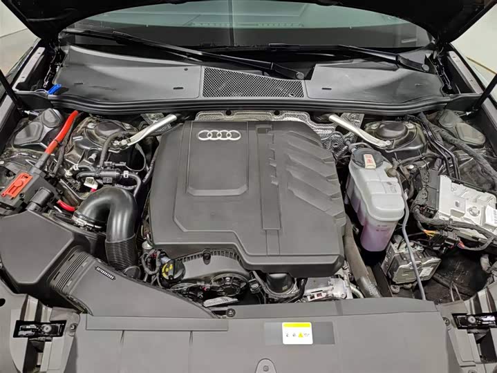 Фото 16 - Audi A6L