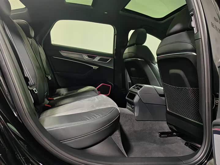 Фото 6 - Audi A6L