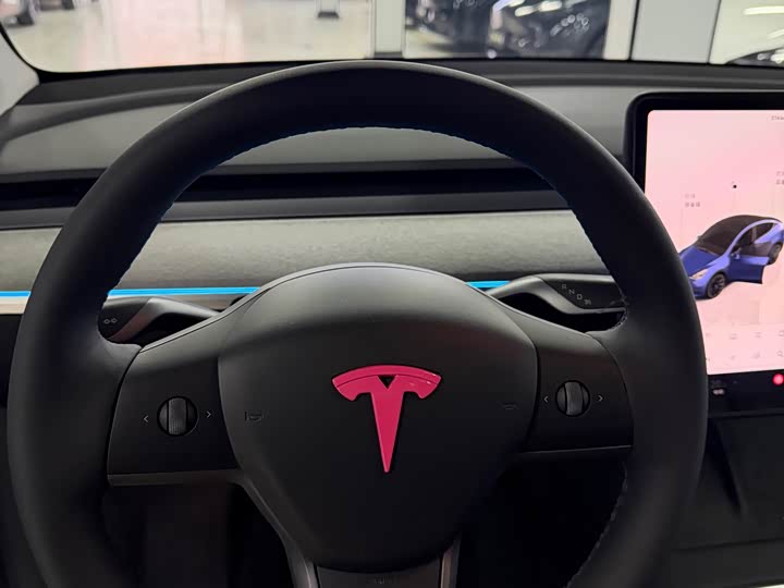 Фото 10 - Tesla Model Y