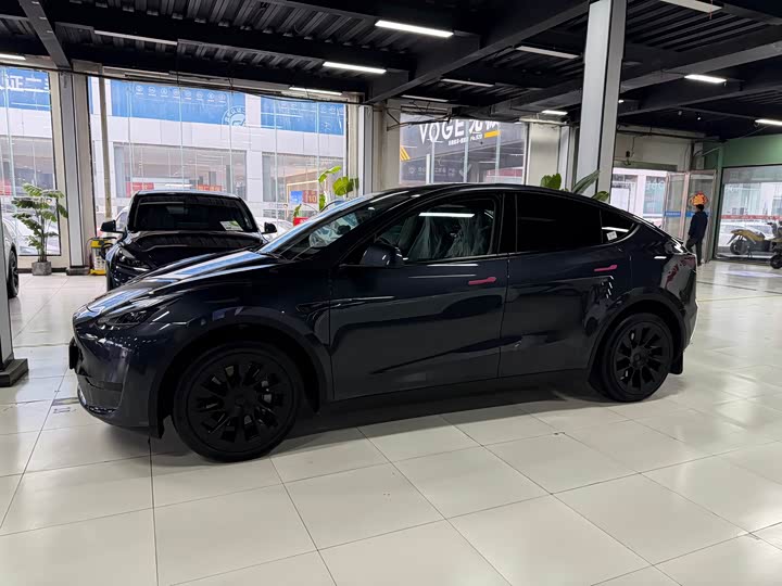 Фото 3 - Tesla Model Y