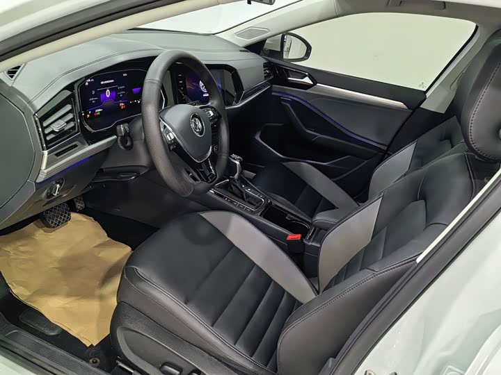 Фото 18 - Volkswagen Sagitar L