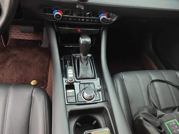 Фото 14 - Mazda Atenza