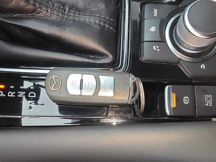 Фото 9 - Mazda Atenza