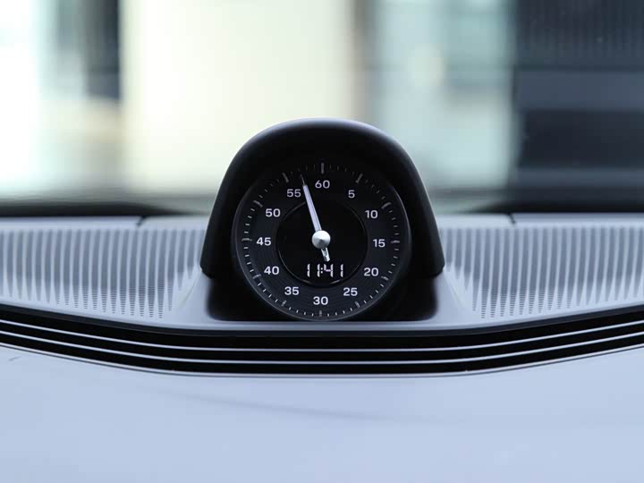 Фото 16 - Porsche Taycan