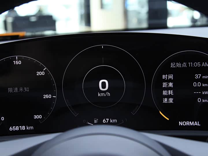 Фото 9 - Porsche Taycan