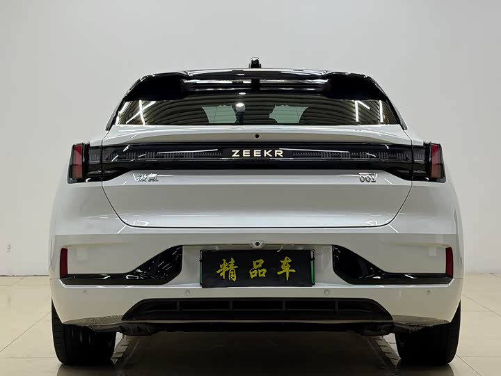 Фото 8 - Zeekr 001