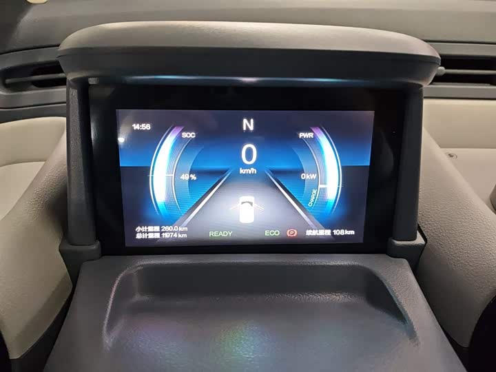 Фото 12 - Bestune Pony