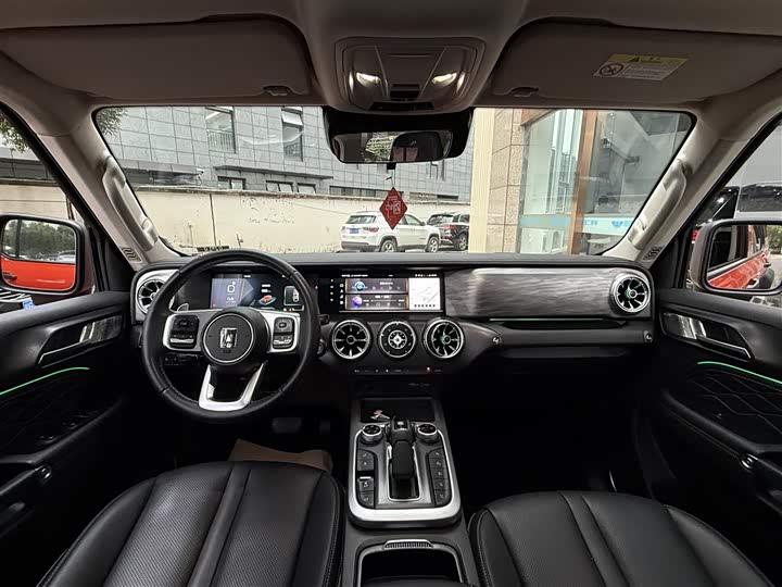 Фото 7 - Tank 300